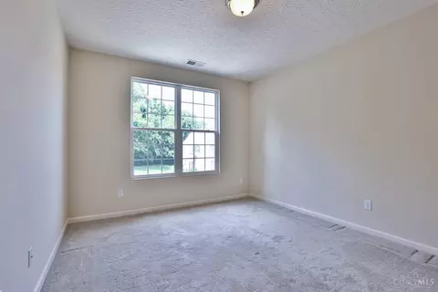 1031 Lost Xing, Cincinnati, OH 45231 photo 15