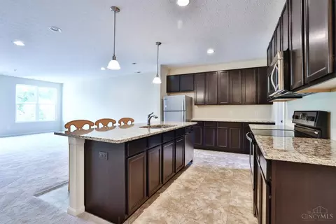 1031 Lost Xing, Cincinnati, OH 45231 photo 7