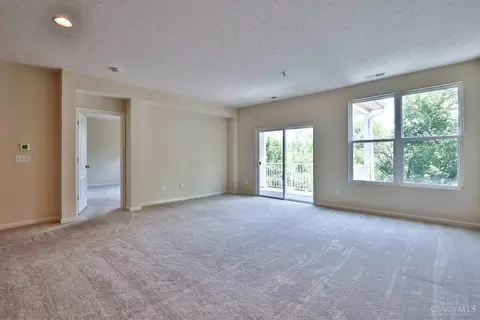 1031 Lost Xing, Cincinnati, OH 45231 photo 3