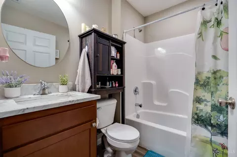 Bath - 20 Persimmon Dr, Hamilton, OH 45013 photo 2 of 2