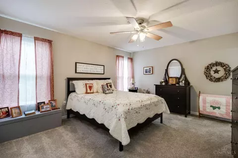 Bedroom - 20 Persimmon Dr, Hamilton, OH 45013 photo 1 of 5