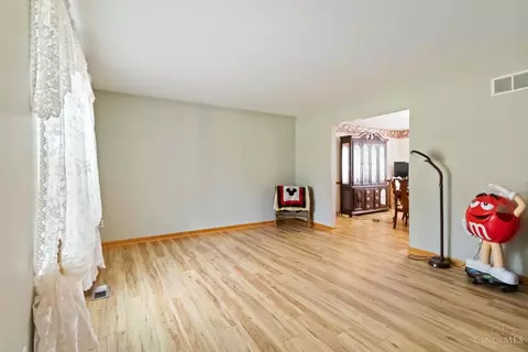990 Vixen Dr, Cincinnati, OH 45245 photo 8