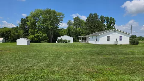 Exterior - 6577 Taylor Pike, Blanchester, OH 45107 photo 4 of 16
