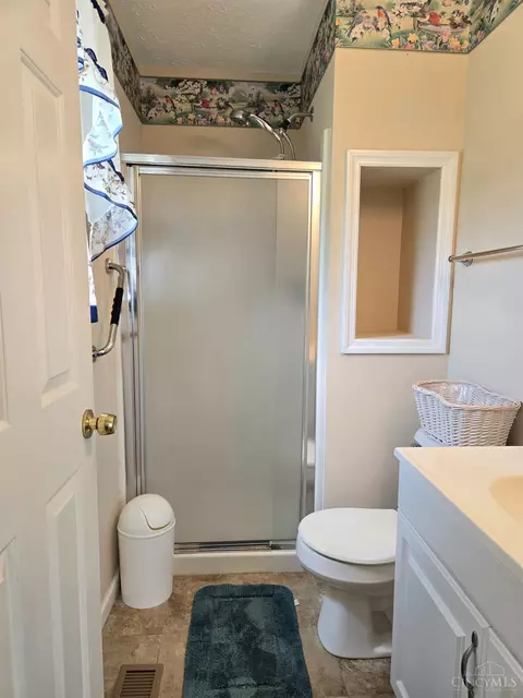Bath - 6577 Taylor Pike, Blanchester, OH 45107 photo 1 of 3