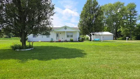 Exterior - 6577 Taylor Pike, Blanchester, OH 45107 photo 14 of 16