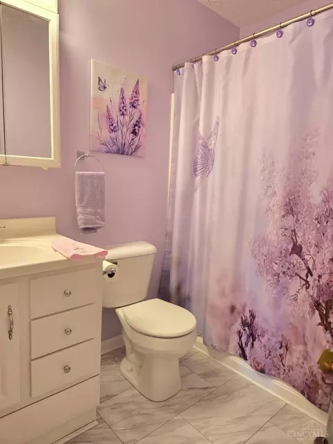 Bath - 6577 Taylor Pike, Blanchester, OH 45107 photo 3 of 3