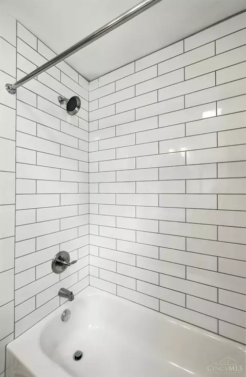 Bath - 5635 Ridge Ave, Cincinnati, OH 45213 photo 6 of 6