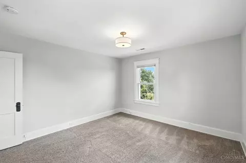 Bedroom - 5635 Ridge Ave, Cincinnati, OH 45213 photo 4 of 5
