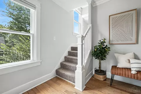 Entry Way - 5635 Ridge Ave, Cincinnati, OH 45213 photo 3 of 4