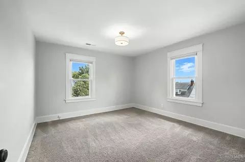 Bedroom - 5635 Ridge Ave, Cincinnati, OH 45213 photo 3 of 5