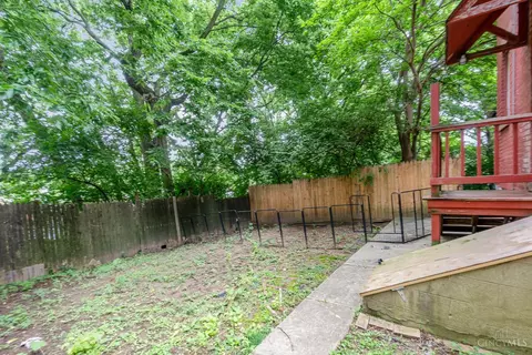 Exterior - 1318 Beech Ave, Cincinnati, OH 45205 photo 3 of 4