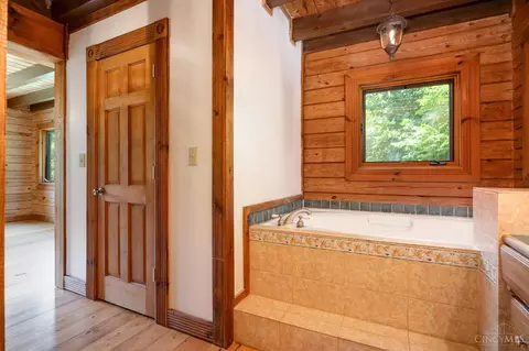 Bath - 5880 Morgan Rd, Cleves, OH 45002 photo 2 of 4
