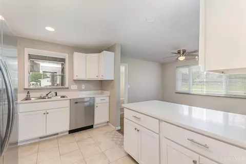 663 Marieda Dr, Cincinnati, OH 45245 photo 6
