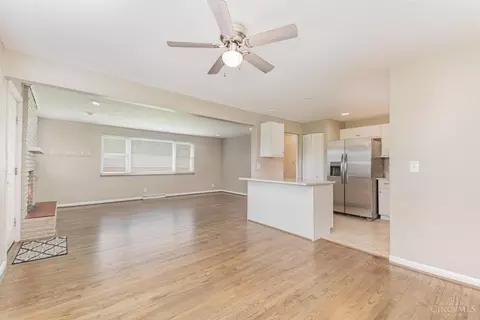 663 Marieda Dr, Cincinnati, OH 45245 photo 4