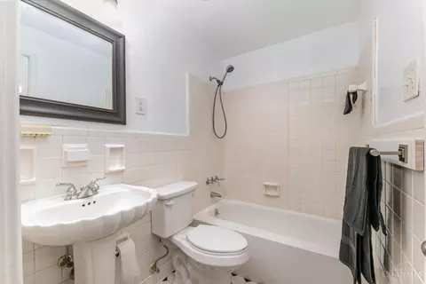 663 Marieda Dr, Cincinnati, OH 45245 photo 9