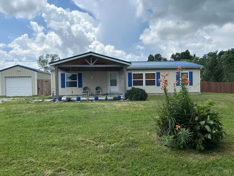 1032 Lacy Rd, New Vienna, OH 45159