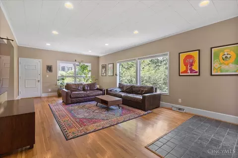 Living - 3959 Red Bud Ave, Cincinnati, OH 45229 photo 3 of 4