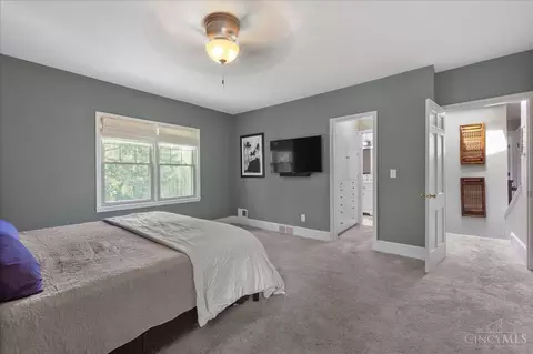 Bedroom - 3959 Red Bud Ave, Cincinnati, OH 45229 photo 1 of 6