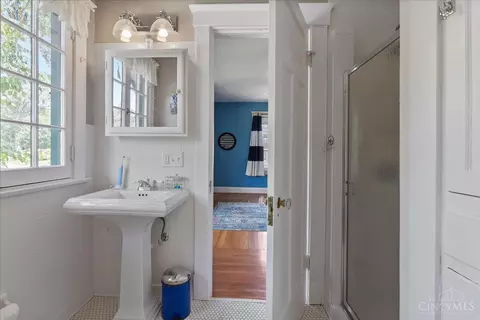 Bath - 3959 Red Bud Ave, Cincinnati, OH 45229 photo 4 of 8