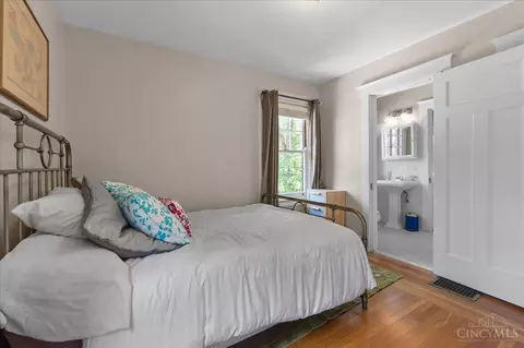 Bedroom - 3959 Red Bud Ave, Cincinnati, OH 45229 photo 4 of 6