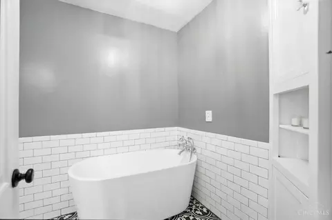 9046 Foxhunter Ln, Cincinnati, OH 45242 photo 35