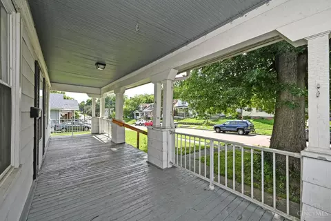 Exterior - 6842 Grace Ave, North College Hill, OH 45239 photo 4 of 15