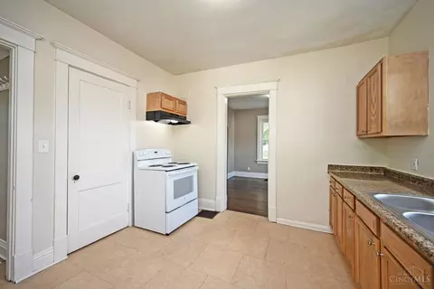 Entry Way - 6842 Grace Ave, North College Hill, OH 45239 photo 3 of 4
