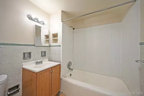 Bath - 6842 Grace Ave, North College Hill, OH 45239 photo 1 of 1