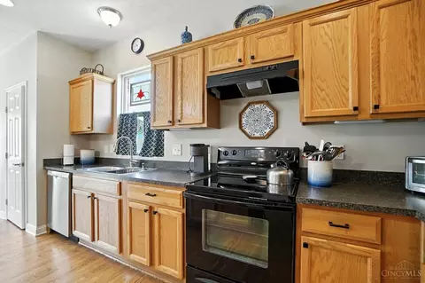 Kitchen - 7020 Boulder Path Dr, Cincinnati, OH 45247 photo 2 of 3