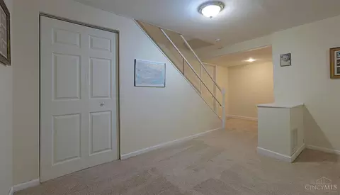 Entry Way - 3186 Vineyard Ct, Maineville, OH 45039 photo 3 of 3