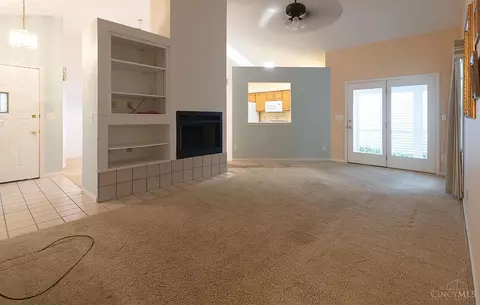 Living - 3186 Vineyard Ct, Maineville, OH 45039 photo 2 of 2