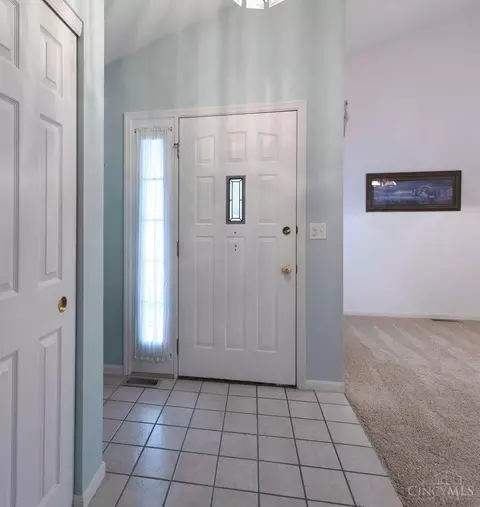 Entry Way - 3186 Vineyard Ct, Maineville, OH 45039 photo 1 of 3