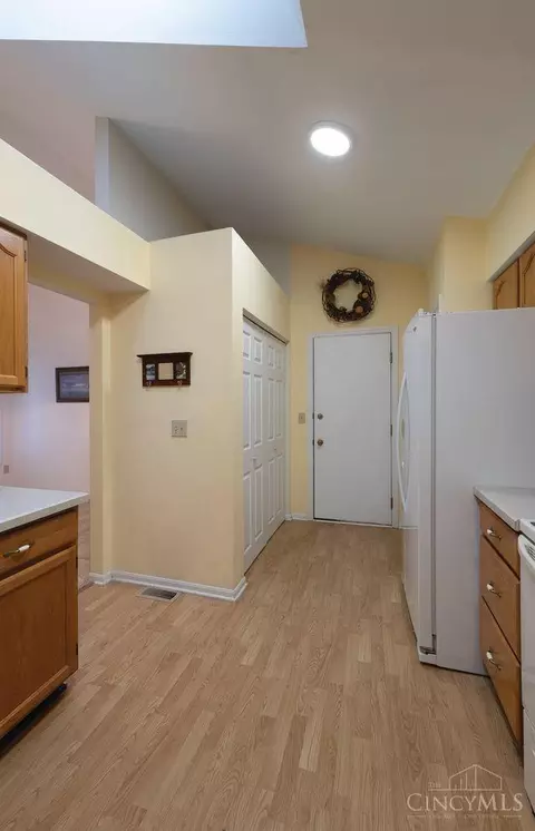 Entry Way - 3186 Vineyard Ct, Maineville, OH 45039 photo 2 of 3