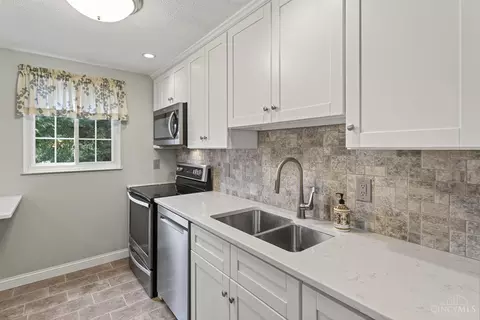 Kitchen - 10602 West Rd, Harrison, OH 45030 photo 1 of 5
