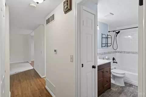 Entry Way - 10602 West Rd, Harrison, OH 45030 photo 4 of 4