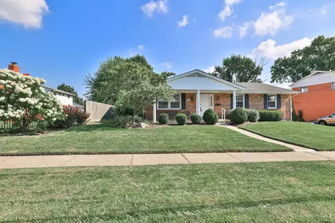 4186 Turf Ln, Cincinnati, OH 45211