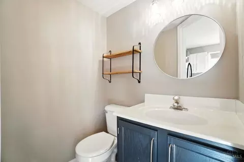Bath - 588 Weeping Willow Ln, Hamilton Township, OH 45039 photo 1 of 4