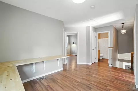 Entry Way - 588 Weeping Willow Ln, Hamilton Township, OH 45039 photo 3 of 3