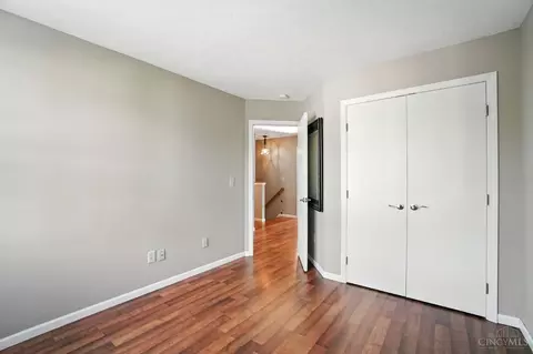 Bedroom - 588 Weeping Willow Ln, Hamilton Township, OH 45039 photo 2 of 4