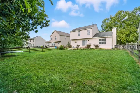 Exterior - 588 Weeping Willow Ln, Hamilton Township, OH 45039 photo 8 of 8