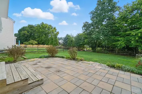 Exterior - 588 Weeping Willow Ln, Hamilton Township, OH 45039 photo 4 of 8