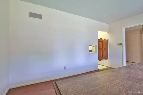 Living - 6410 Daly Rd, Cincinnati, OH 45224 photo 6 of 11