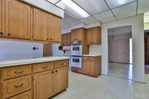 Kitchen - 6410 Daly Rd, Cincinnati, OH 45224 photo 2 of 8