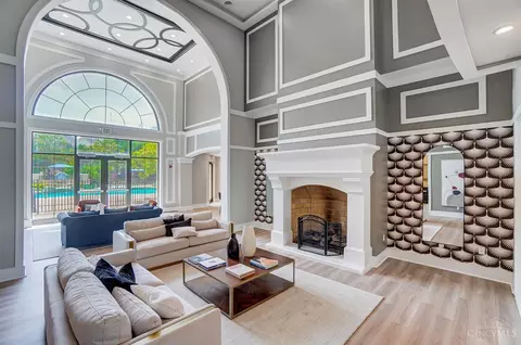 Living - 252 Stetson St, Cincinnati, OH 45219 photo 5 of 5