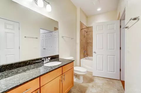 Bath - 252 Stetson St, Cincinnati, OH 45219 photo 1 of 3