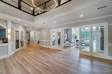 Entry Way - 252 Stetson St, Cincinnati, OH 45219 photo 2 of 2