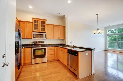 Kitchen - 252 Stetson St, Cincinnati, OH 45219 photo 1 of 3