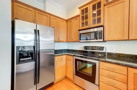 Kitchen - 252 Stetson St, Cincinnati, OH 45219 photo 3 of 3