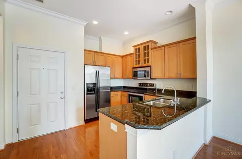 Kitchen - 252 Stetson St, Cincinnati, OH 45219 photo 2 of 3