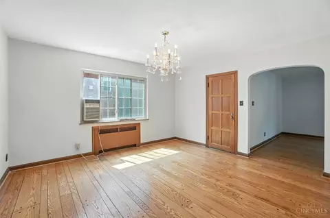 Living - 6256 Rogers Park Pl, Cincinnati, OH 45213 photo 4 of 10